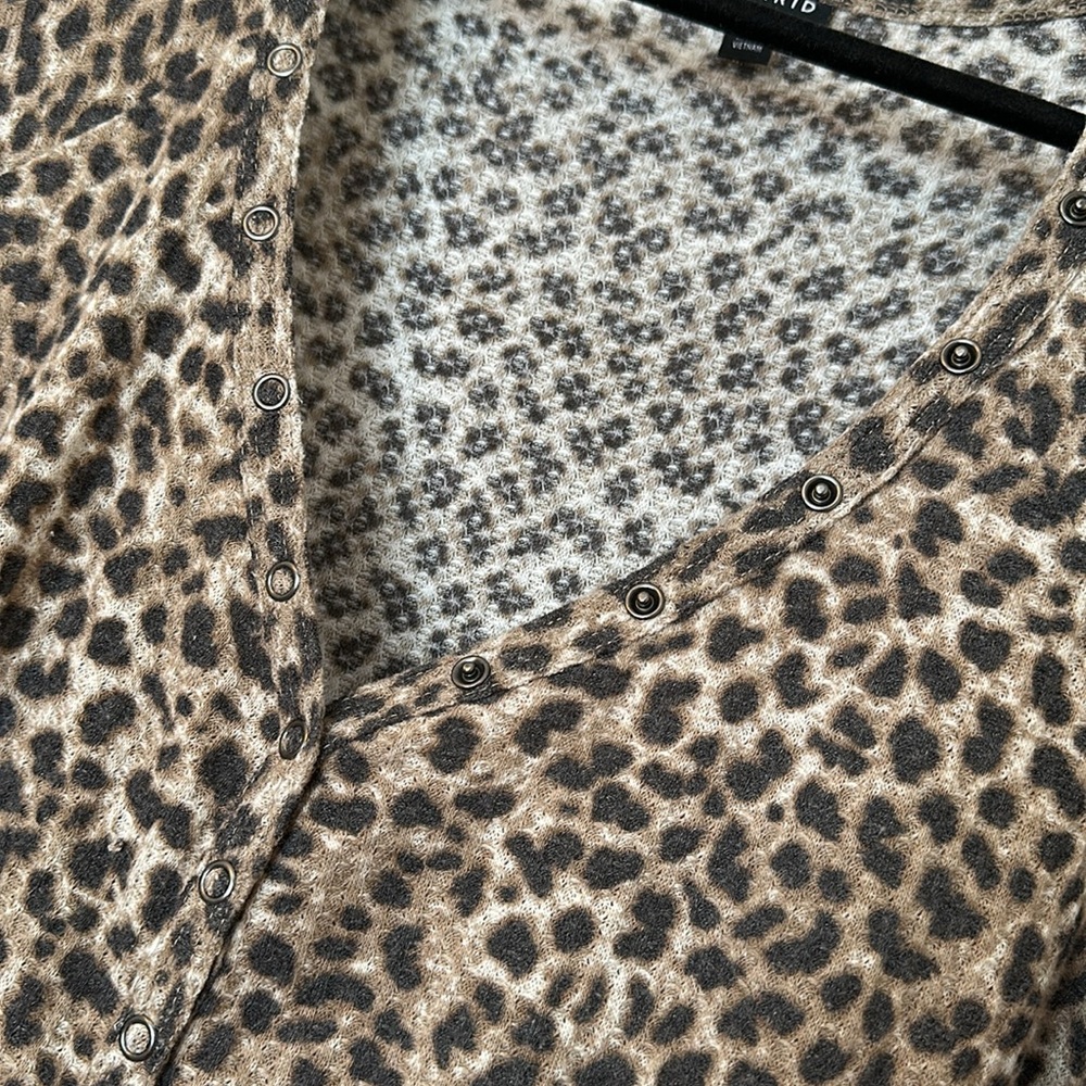 Torrid Cheetah Print Thermal Top - Picture 4 of 7